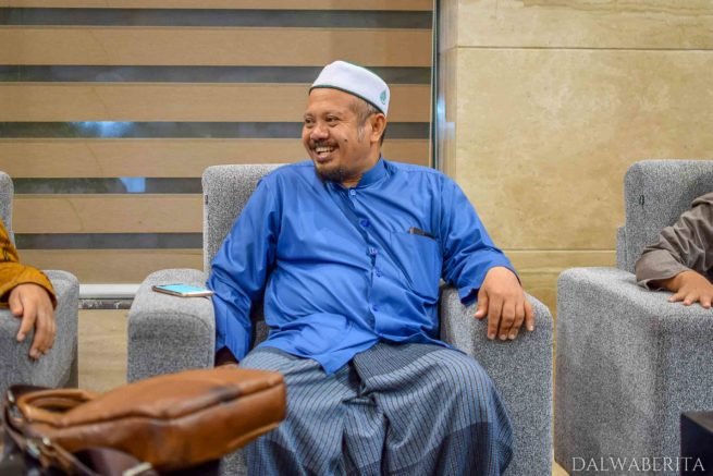 Wakil Rektor 2 Ust. Samsul Huda-Dalwaberita